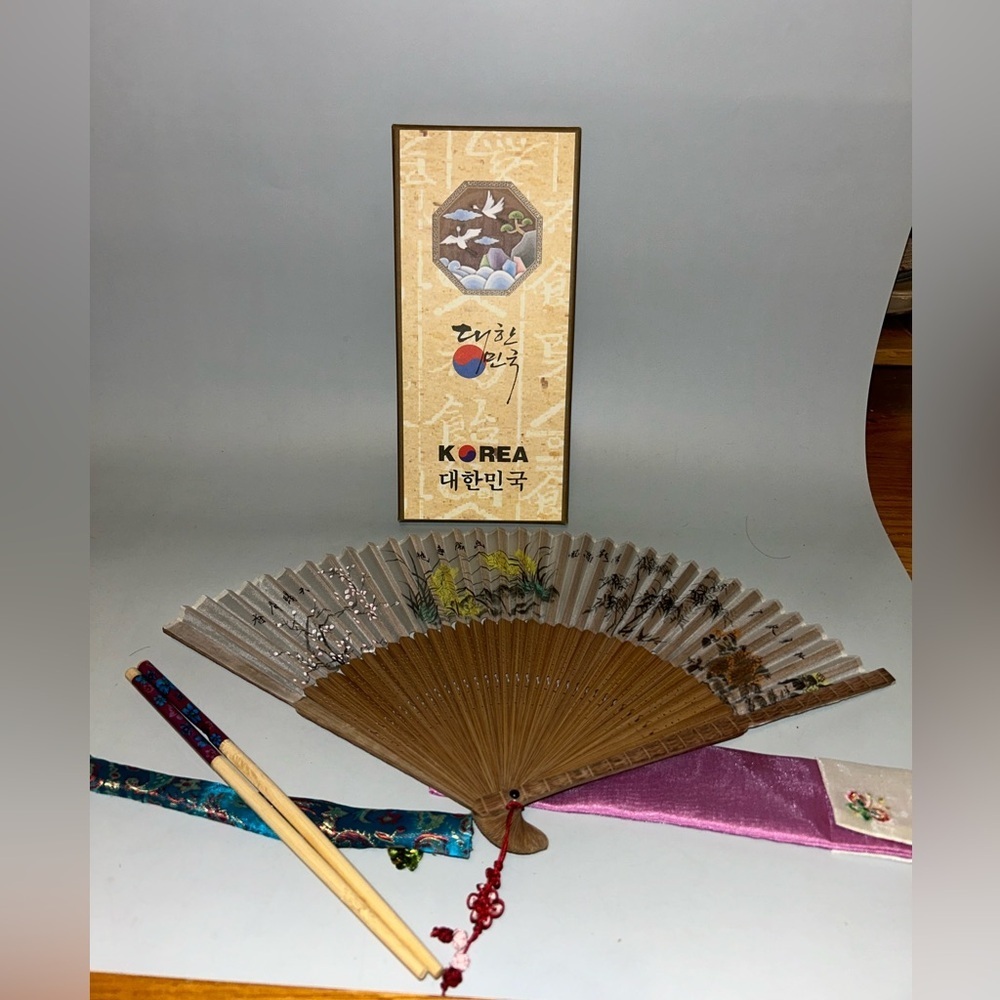 New condition vintage Japanese fan and chopstick set